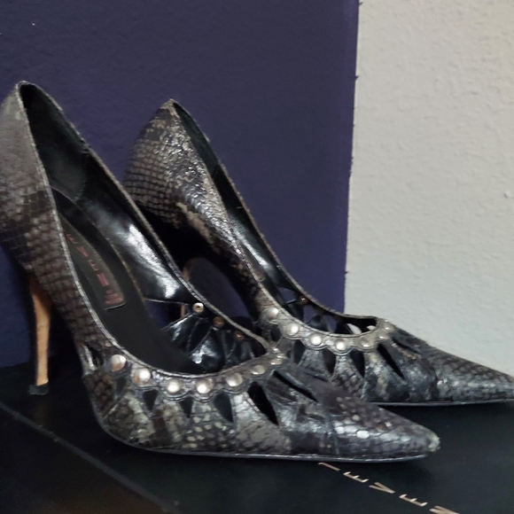 Steven By Steve Madden Shoes - Steven By Steve Madden Black Snakeskin Heels